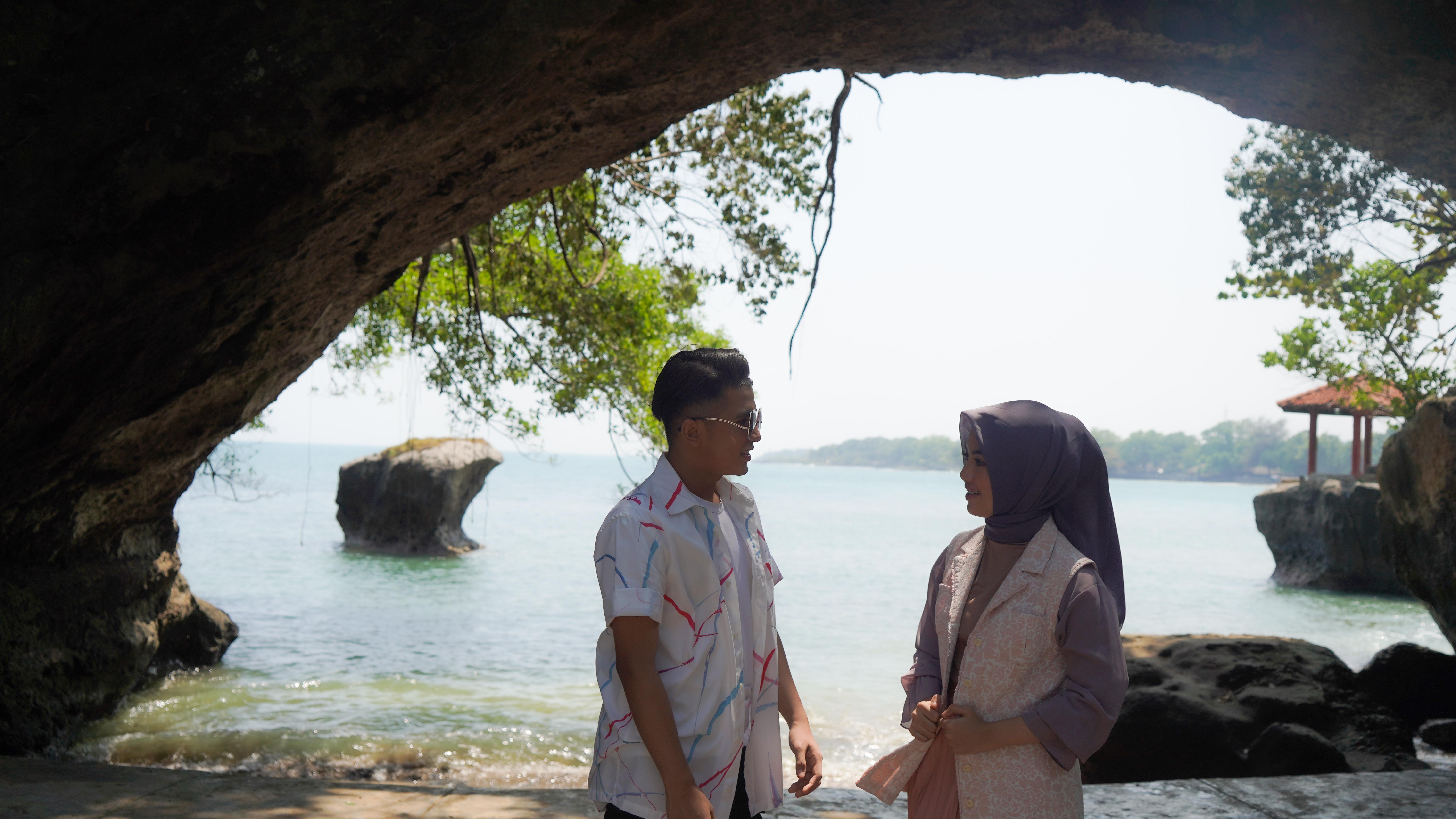 MEMENDAM RINDU LUAR BISA KEPADA EVA YOLANDA, JIRAYUT RILIS SINGLE KE 4 NYA.